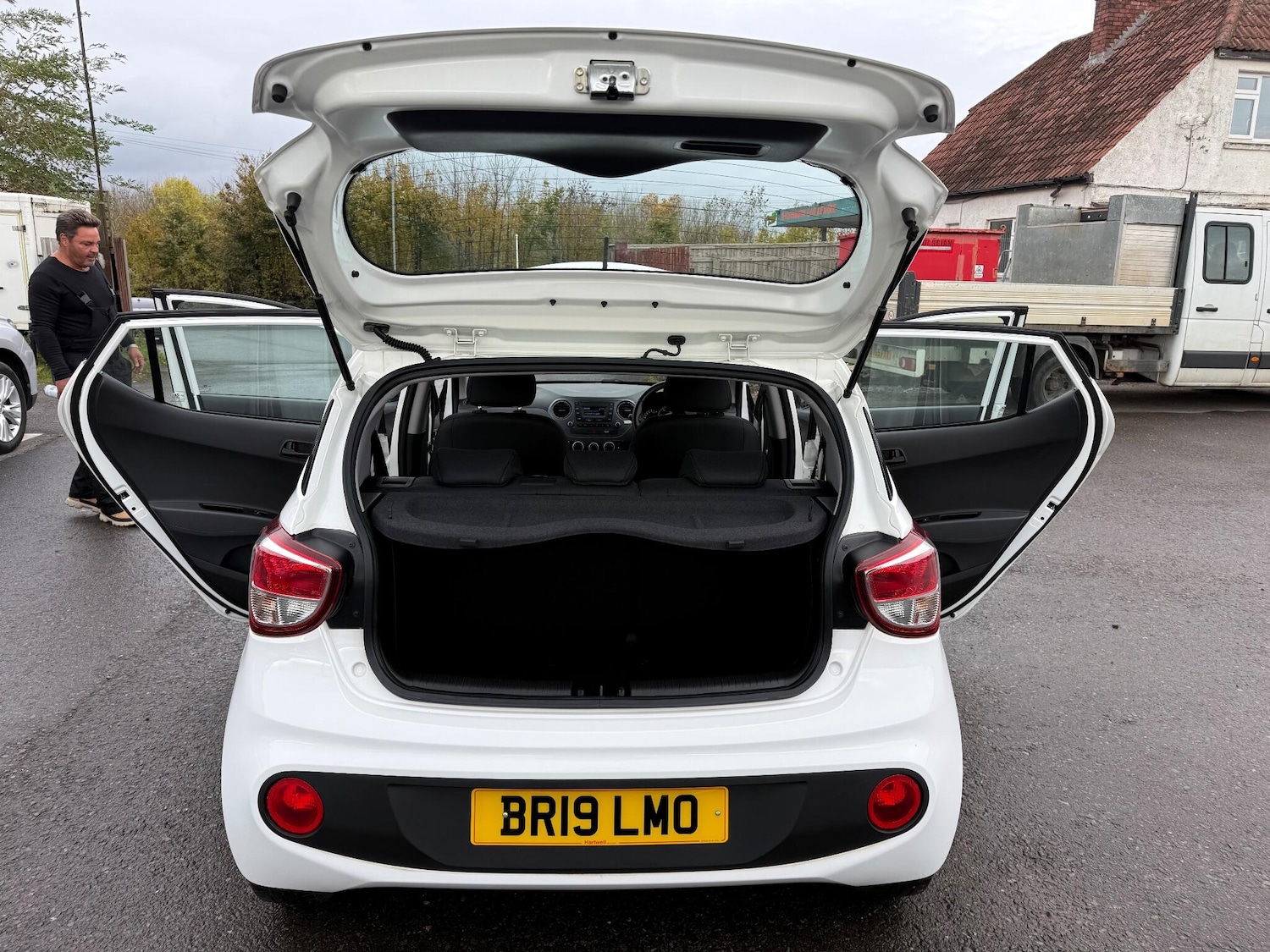 Used Hyundai i10 for sale - 76473398: Photo 27