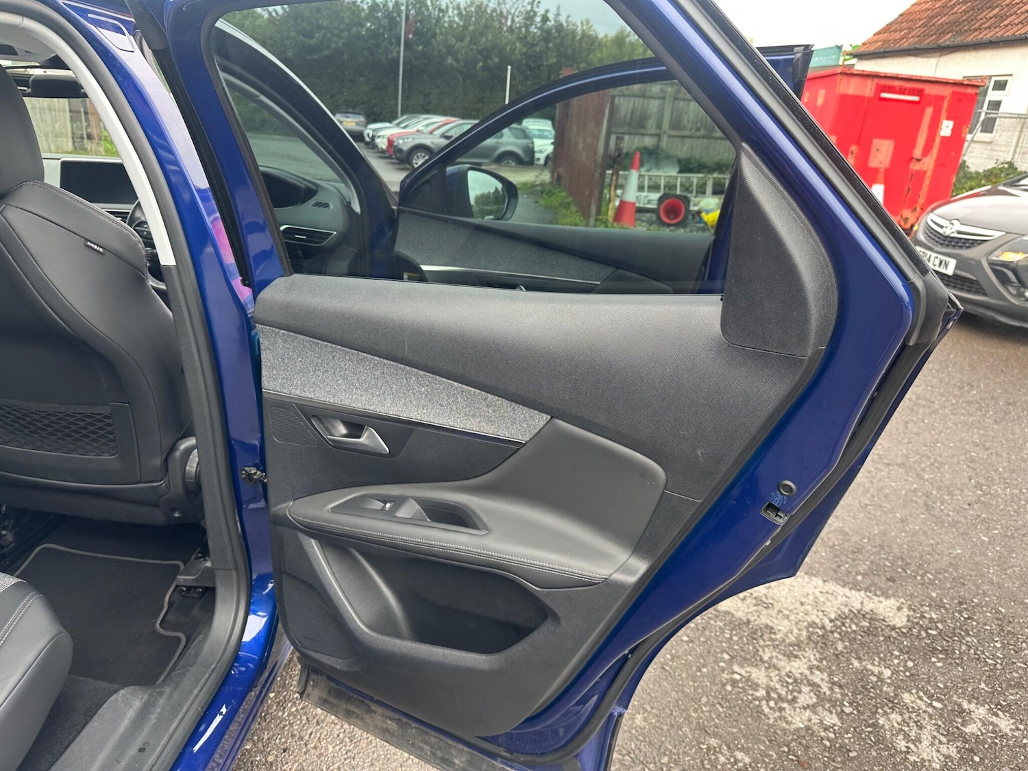 Used Peugeot 3008 2017 for sale - 75990999: Photo 27