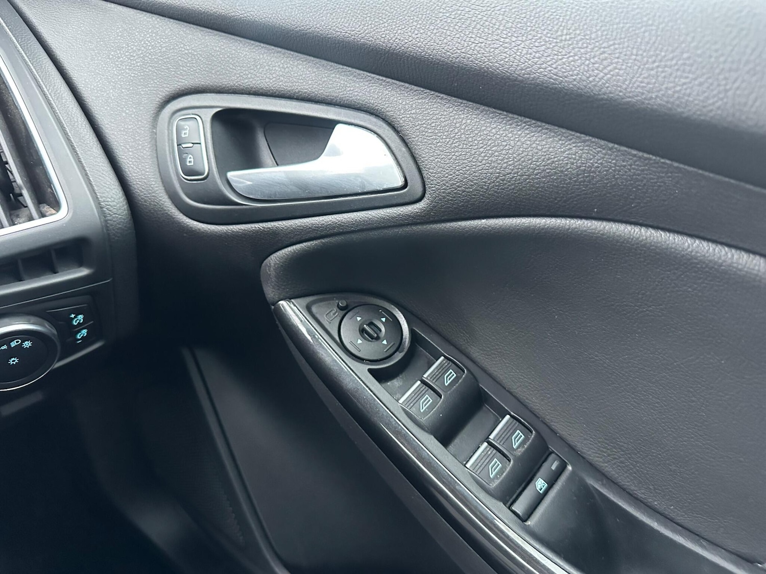 Used Ford Focus 2015 for sale - 77191165: Photo 16