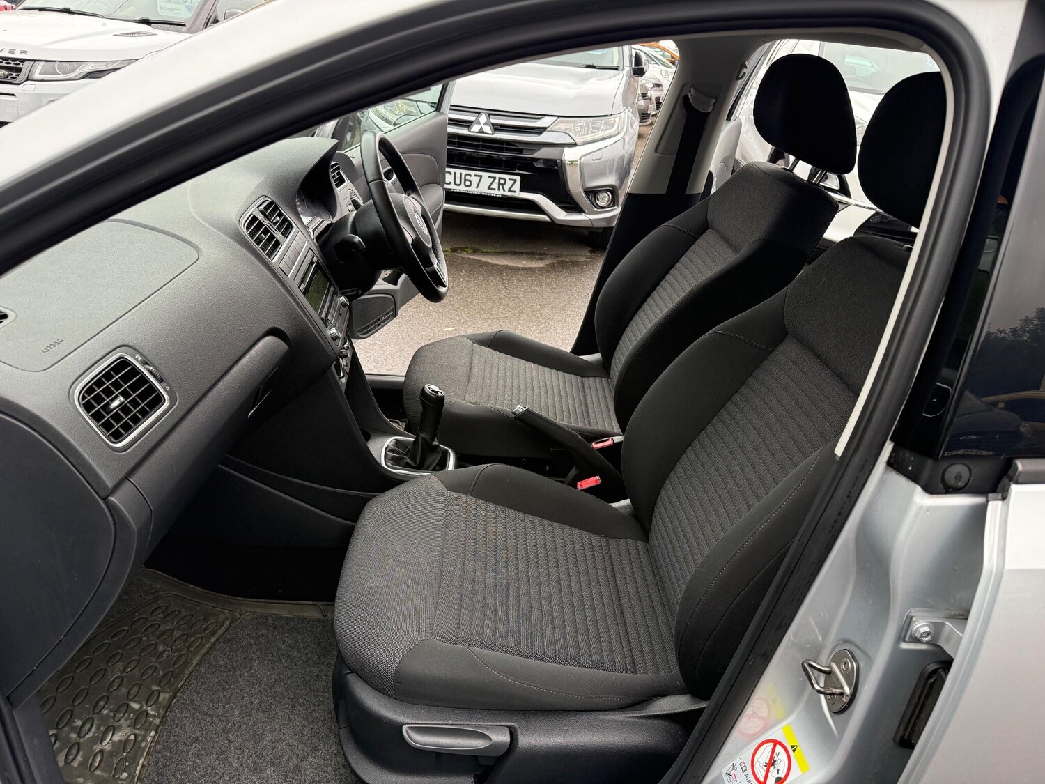 Used Volkswagen Polo 2011 for sale - 76537612: Photo 15