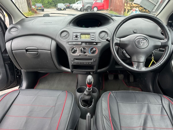 Used Toyota Yaris 2005 for sale - 75319610: Photo 10