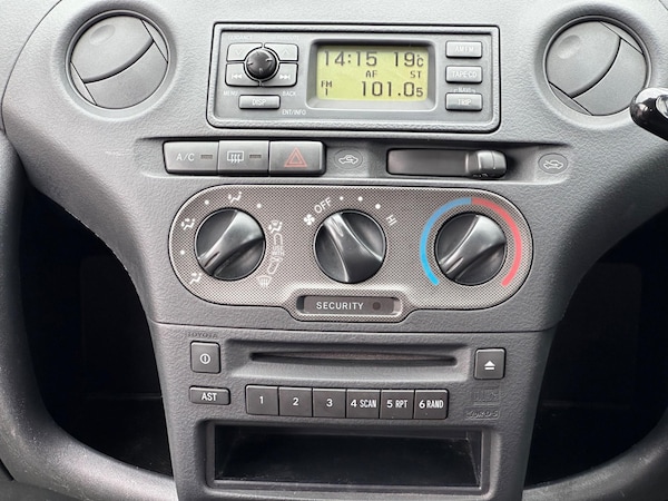 Used Toyota Yaris 2005 for sale - 75319610: Photo 11