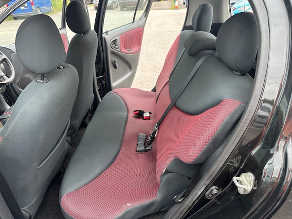 Used Toyota Yaris 2005 for sale - 75319610: Photo 19