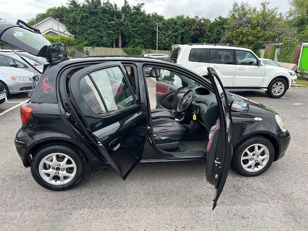 Used Toyota Yaris 2005 for sale - 75319610: Photo 24