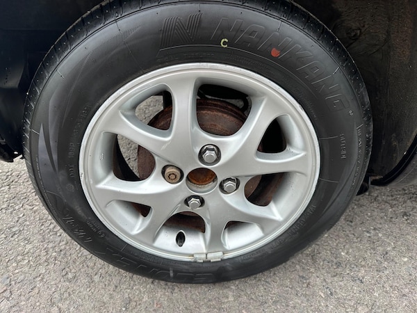 Used Toyota Yaris 2005 for sale - 75319610: Photo 30