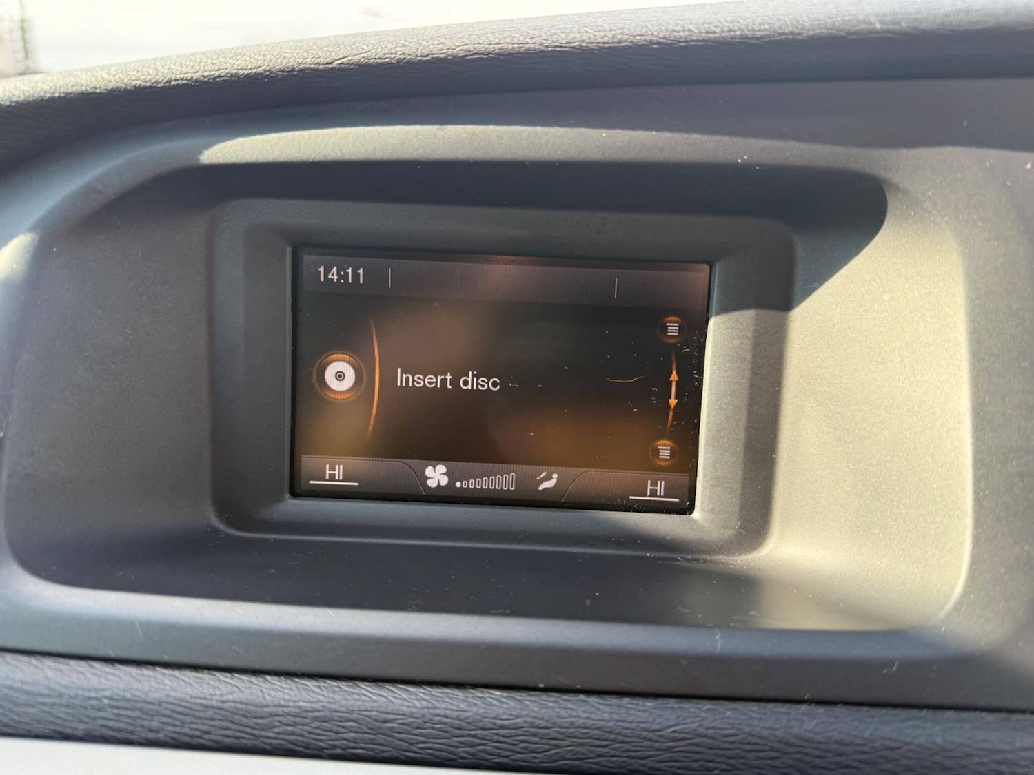 Used Volvo V40 2015 for sale - 77696157: Photo 11