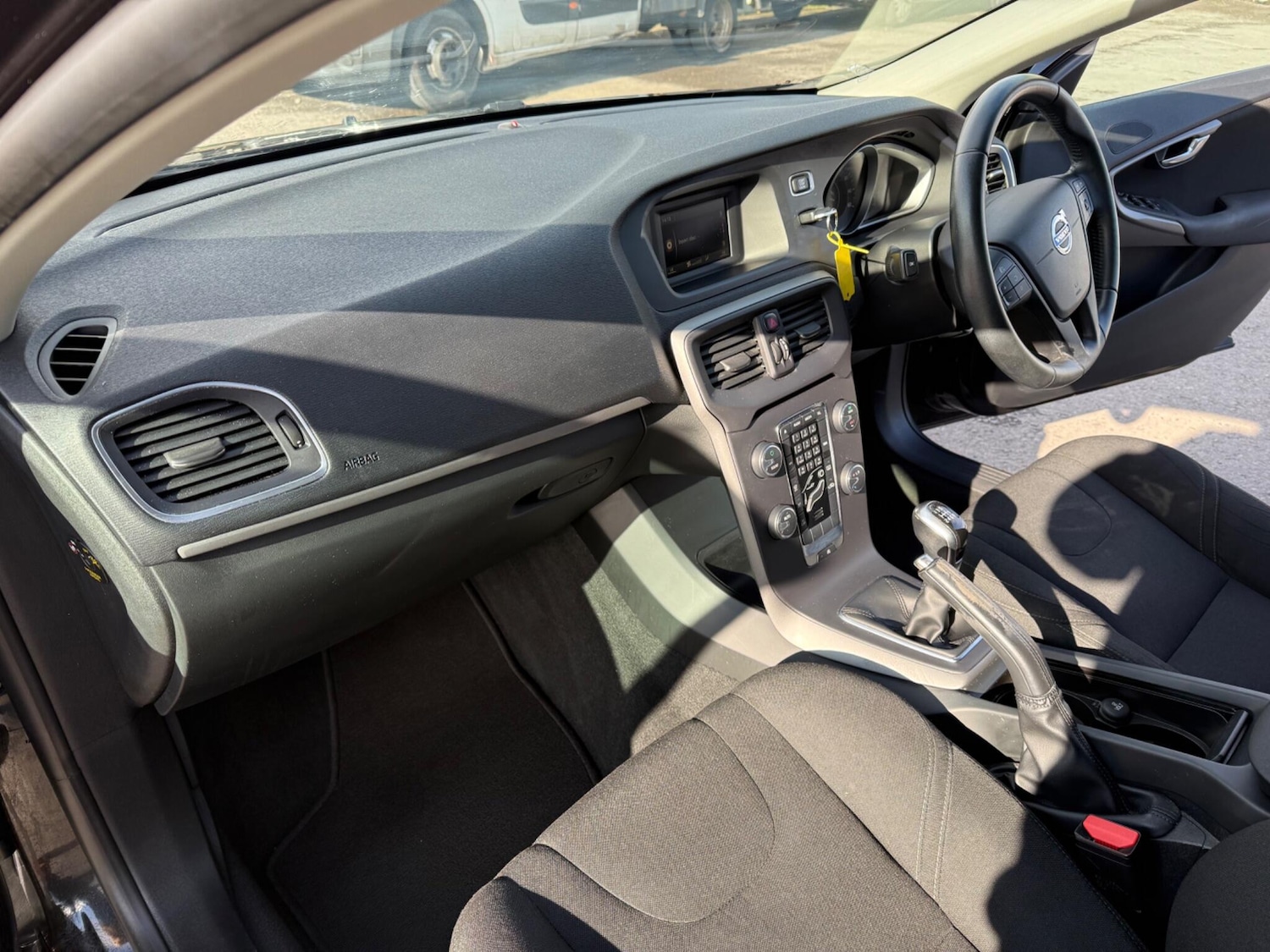 Used Volvo V40 2015 for sale - 77696157: Photo 17