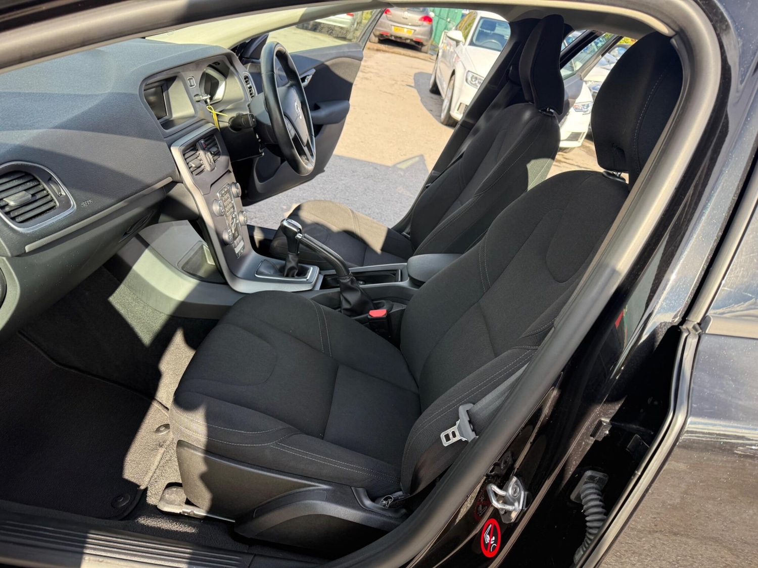 Used Volvo V40 2015 for sale - 77696157: Photo 18