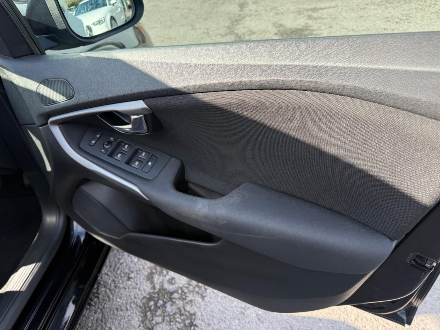 Used Volvo V40 2015 for sale - 77696157: Photo 23