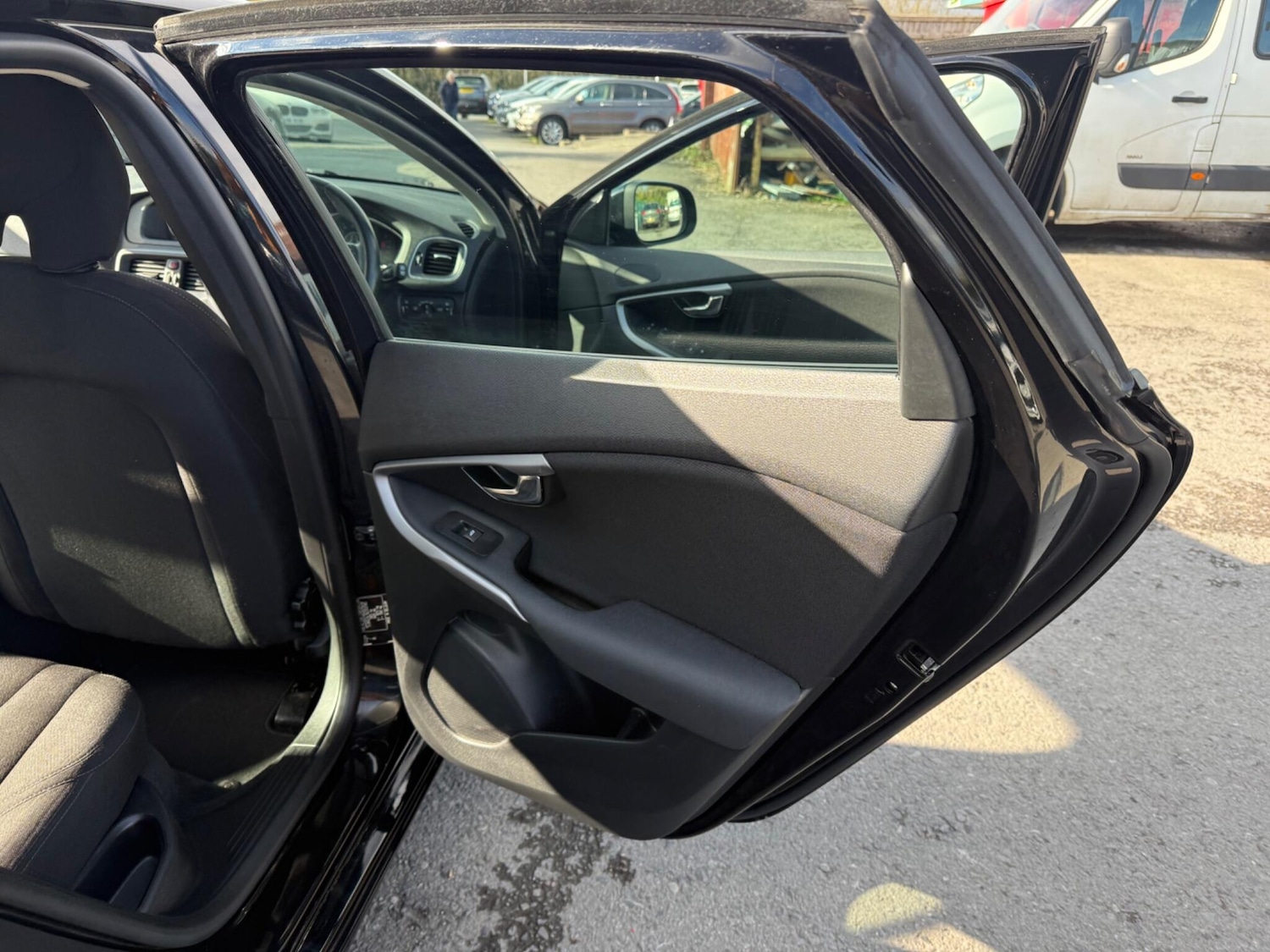 Used Volvo V40 2015 for sale - 77696157: Photo 24