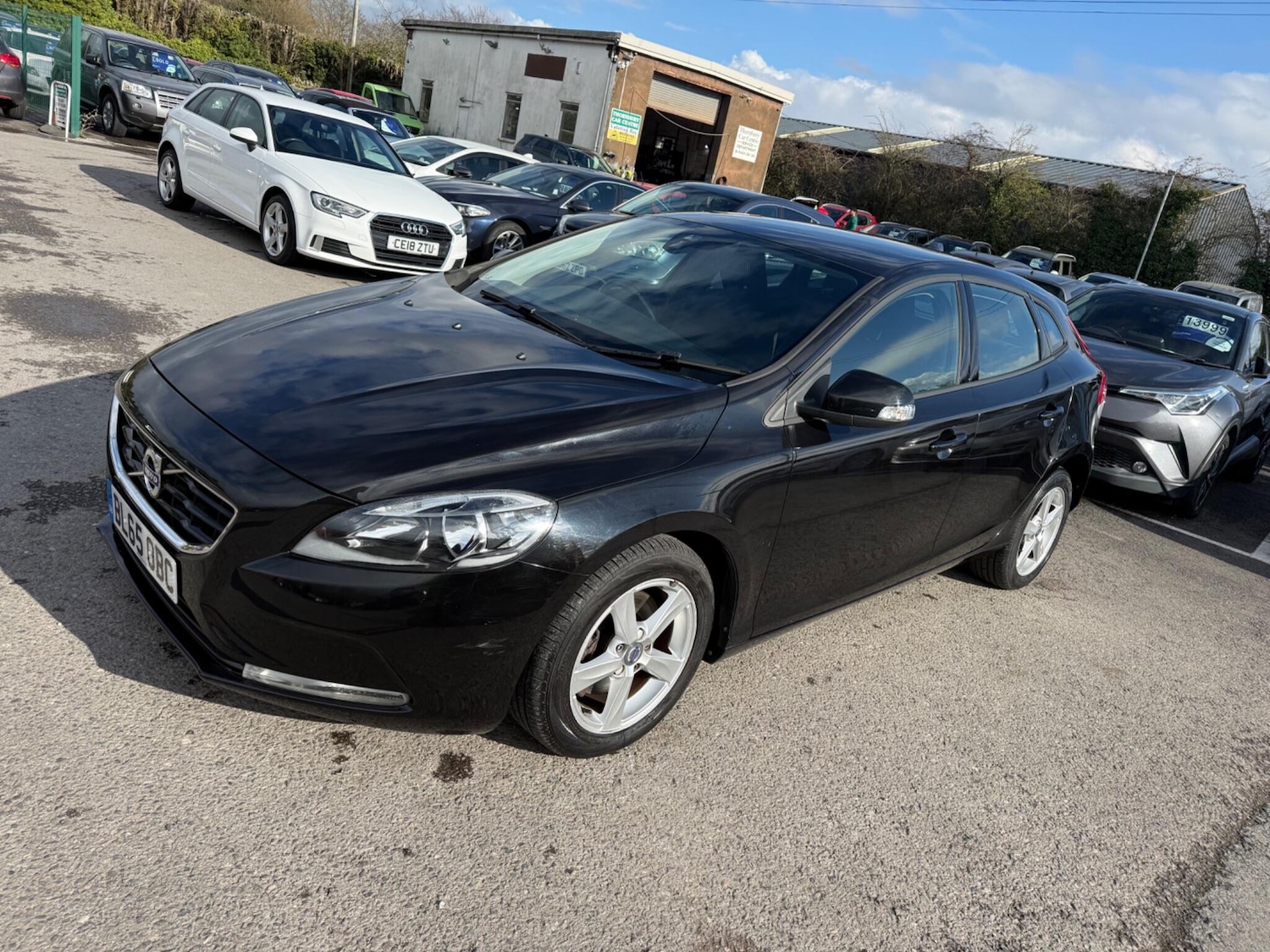 Used Volvo V40 2015 for sale - 77696157: Photo 4