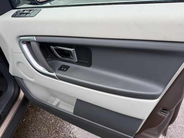 Used Land Rover Discovery Sport 2016 for sale - 76326314: Photo 21