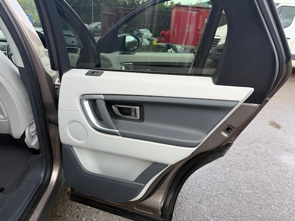 Used Land Rover Discovery Sport 2016 for sale - 76326314: Photo 23