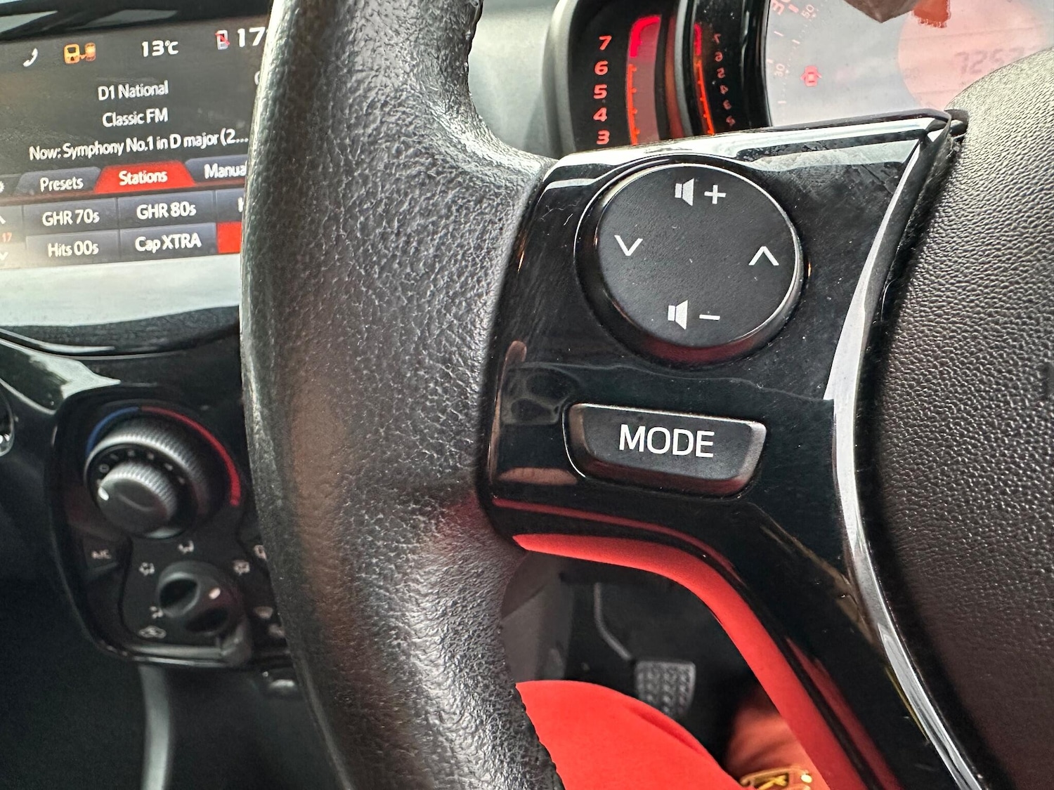 Used Peugeot 108 2015 for sale - 76307851: Photo 15