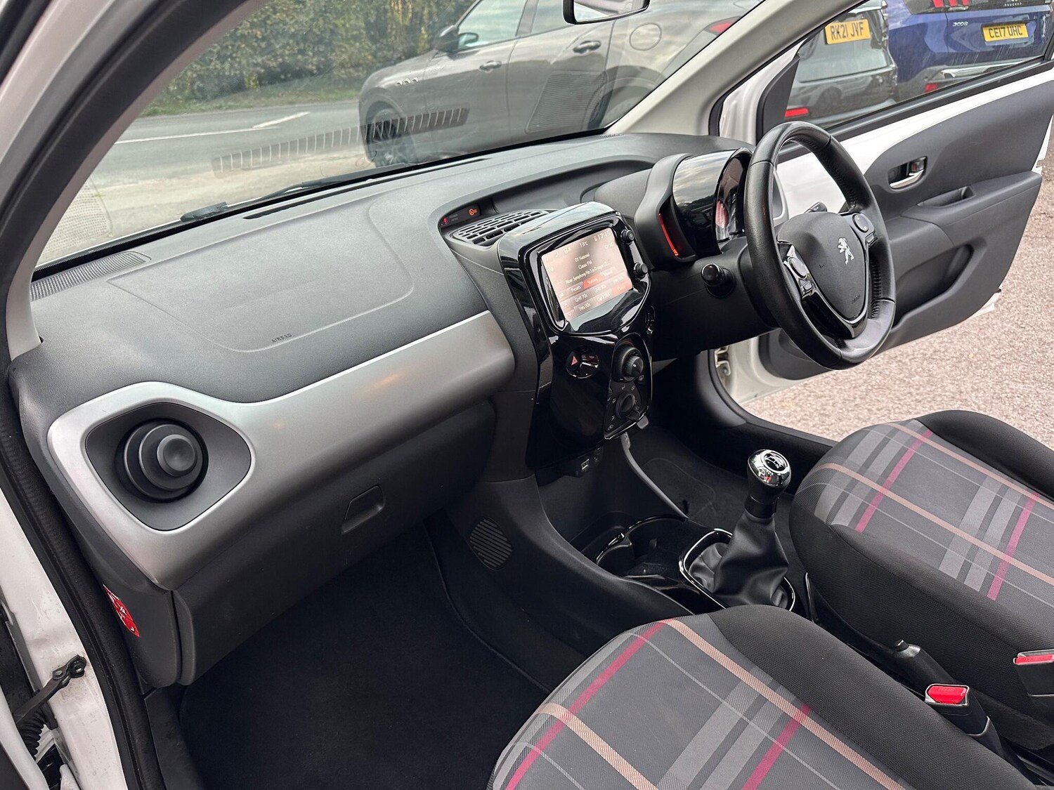 Used Peugeot 108 2015 for sale - 76307851: Photo 18