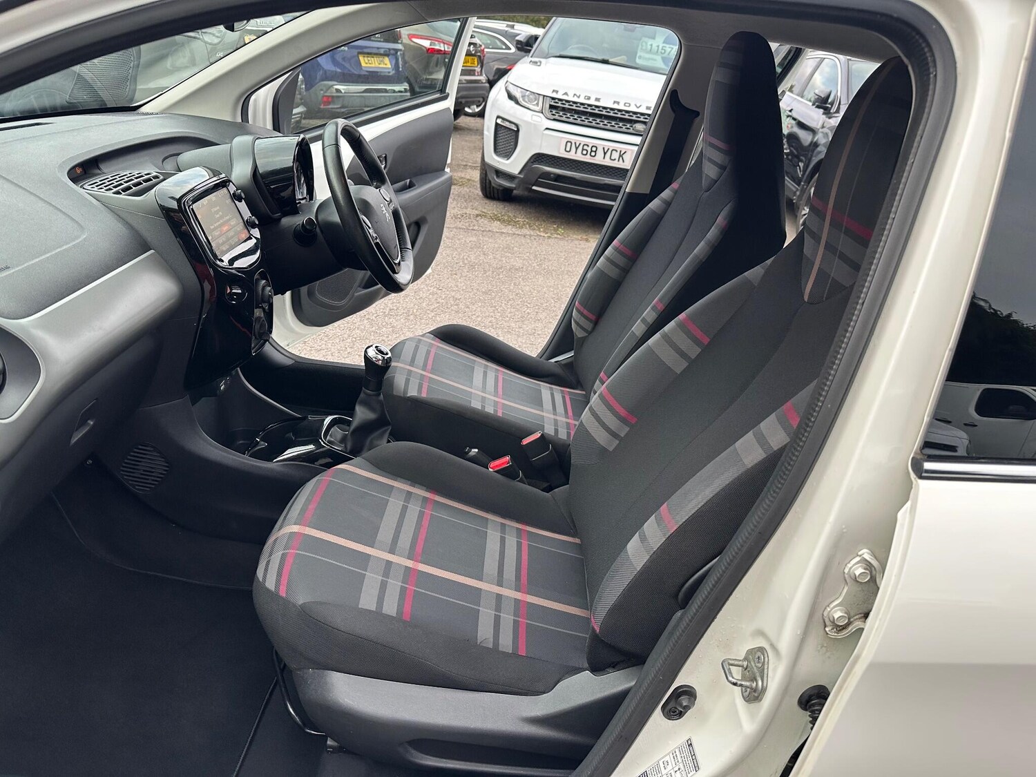 Used Peugeot 108 2015 for sale - 76307851: Photo 19