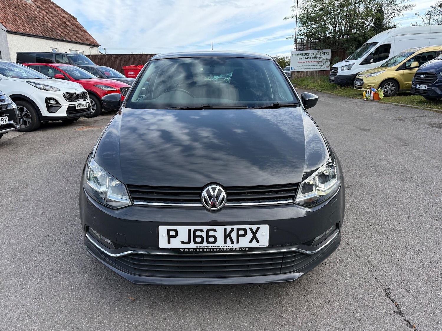 Used Volkswagen Polo 2016 for sale - 76990619: Photo 3