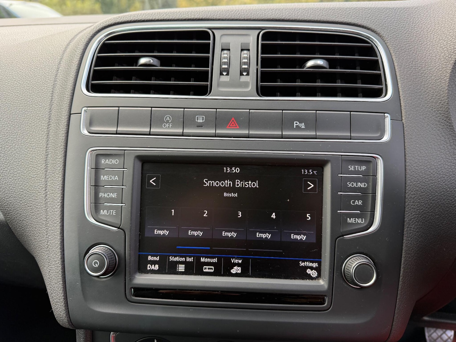 Used Volkswagen Polo 2016 for sale - 76990619: Photo 9