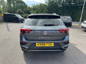 Used Volkswagen T-Roc 2018 for sale - 75448430: Photo