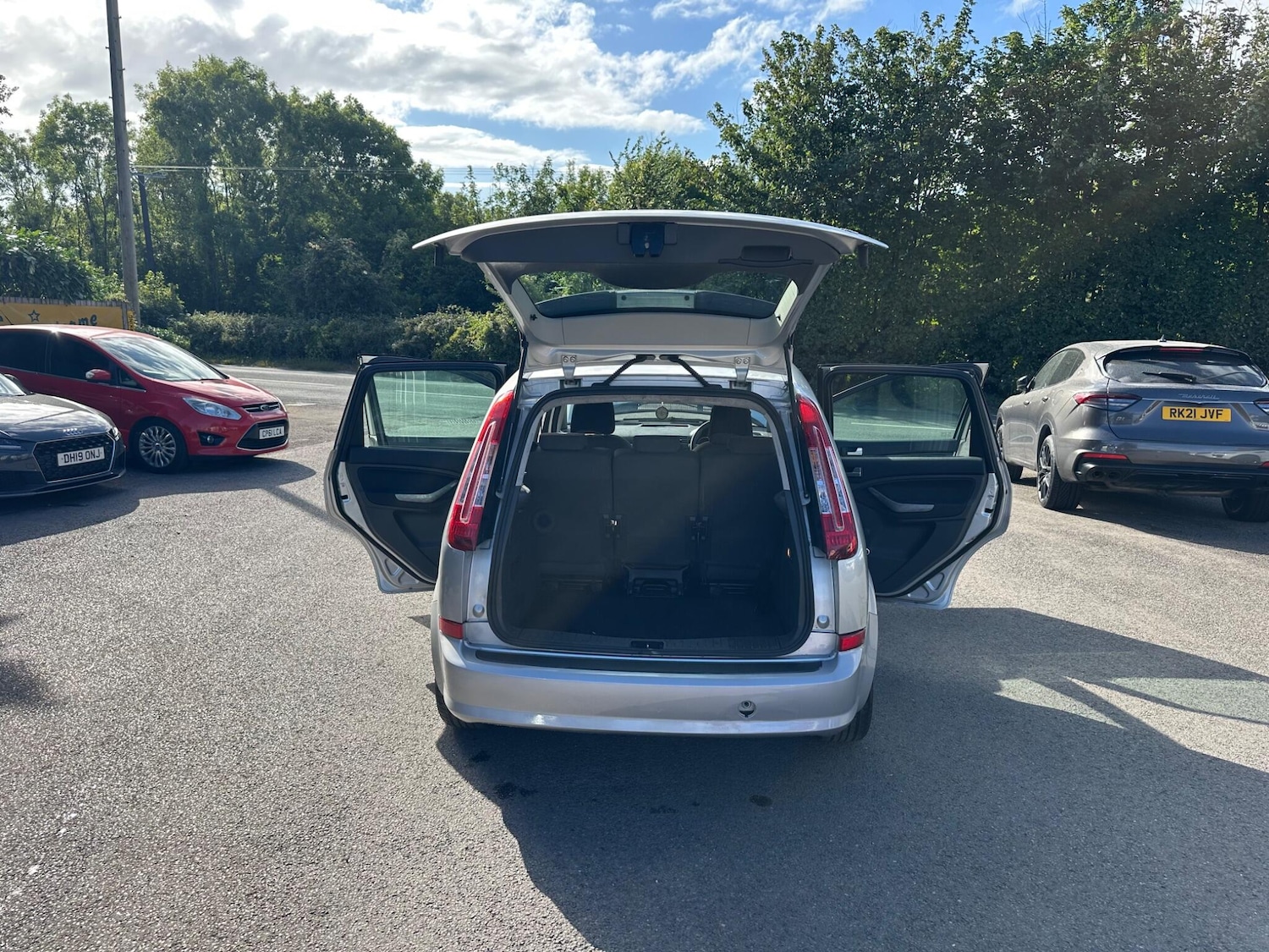 Vehicle 28