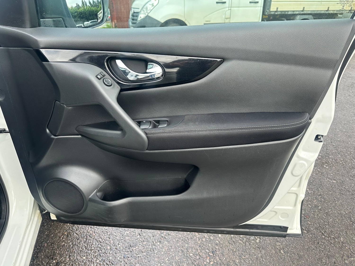 Used Nissan Qashqai 2016 for sale - 76993536: Photo 21