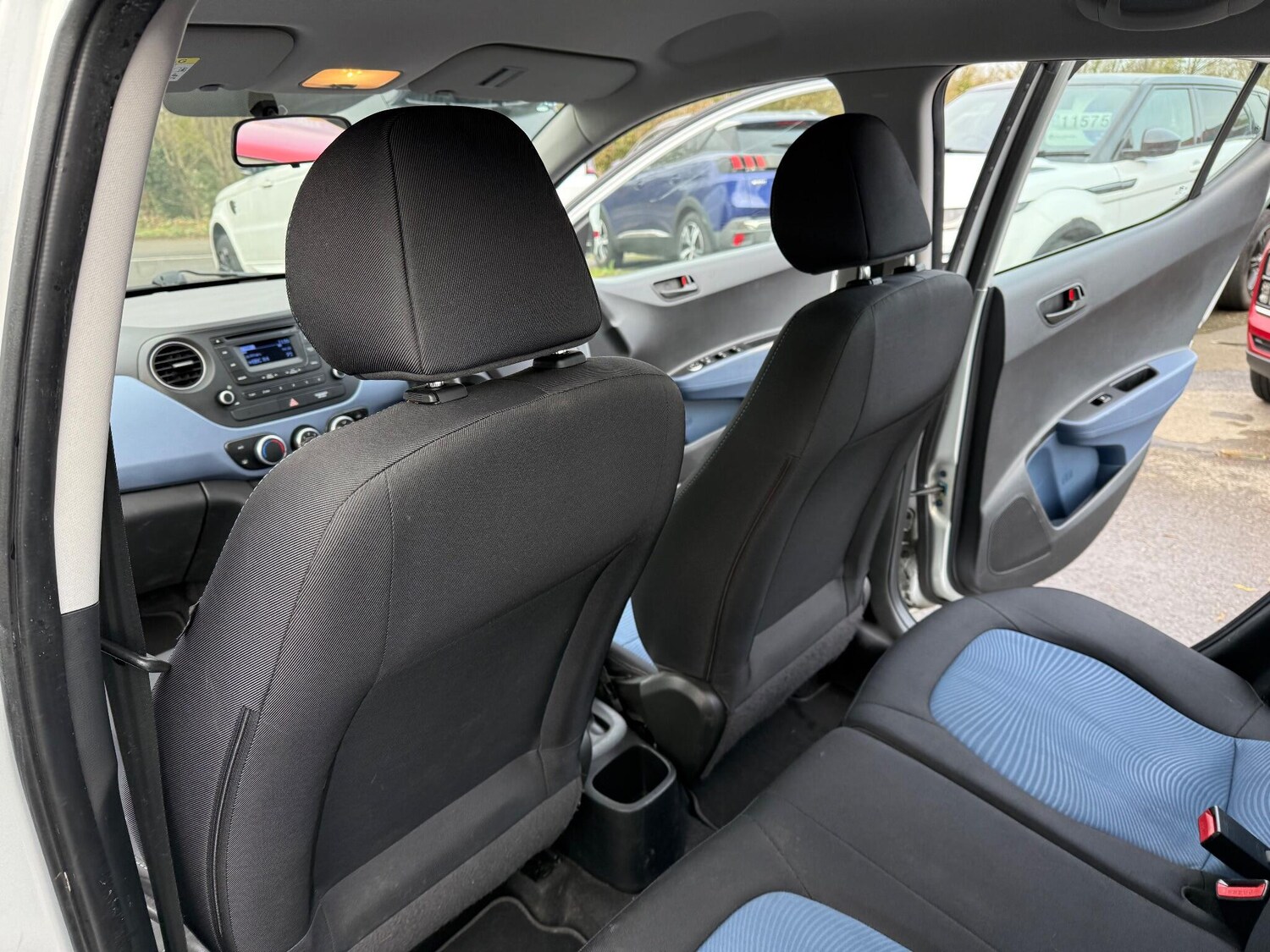 Used Hyundai i10 2014 for sale - 76714217: Photo 17