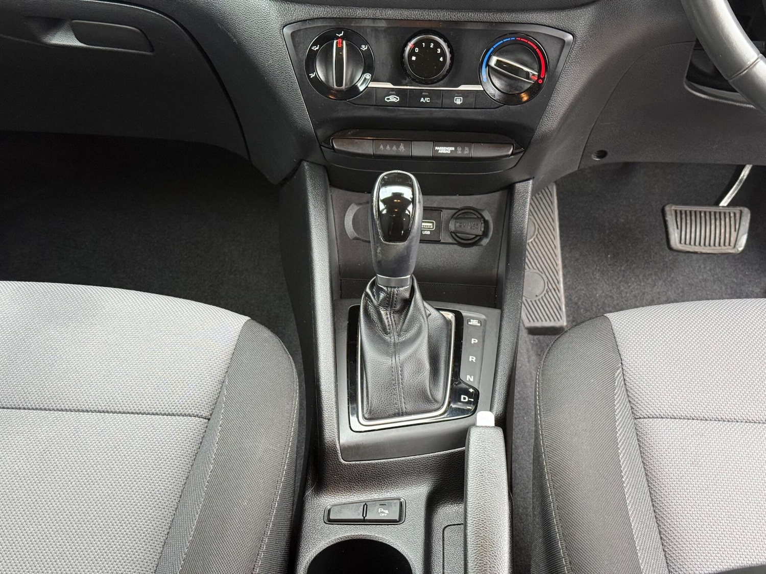 Used Hyundai i20 2018 for sale - 77386344: Photo 14