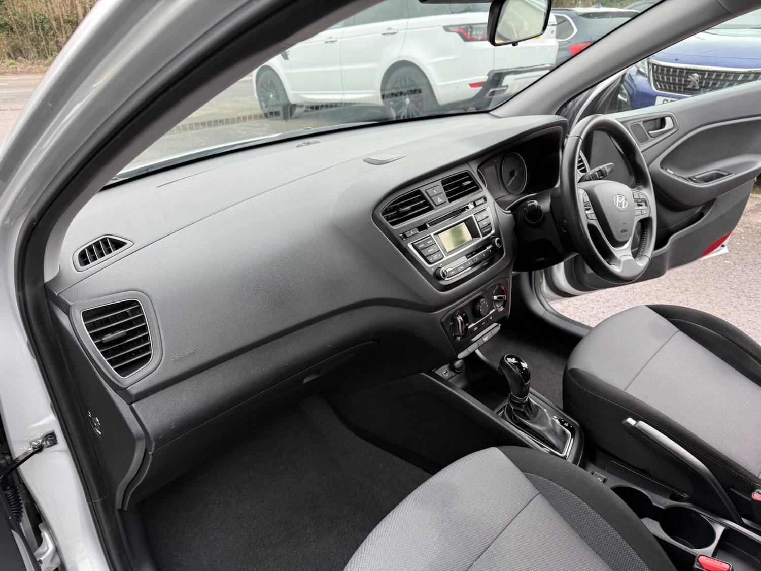 Used Hyundai i20 2018 for sale - 77386344: Photo 15