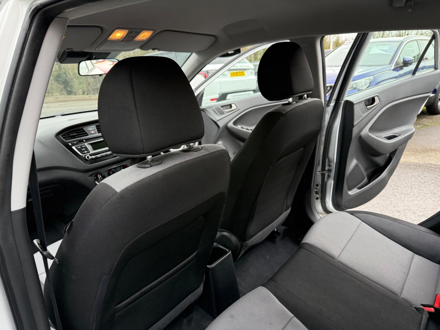 Used Hyundai i20 2018 for sale - 77386344: Photo 18