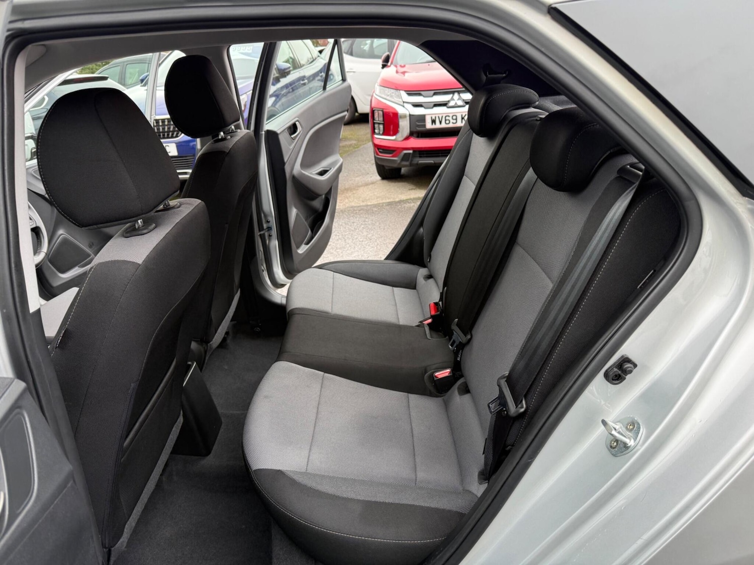 Used Hyundai i20 2018 for sale - 77386344: Photo 19