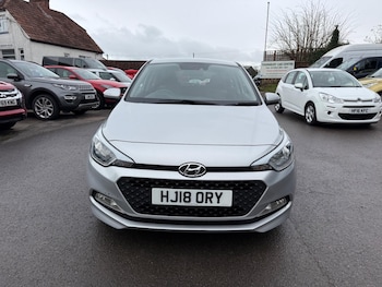 Used Hyundai i20 2018 for sale - 77386344: Photo