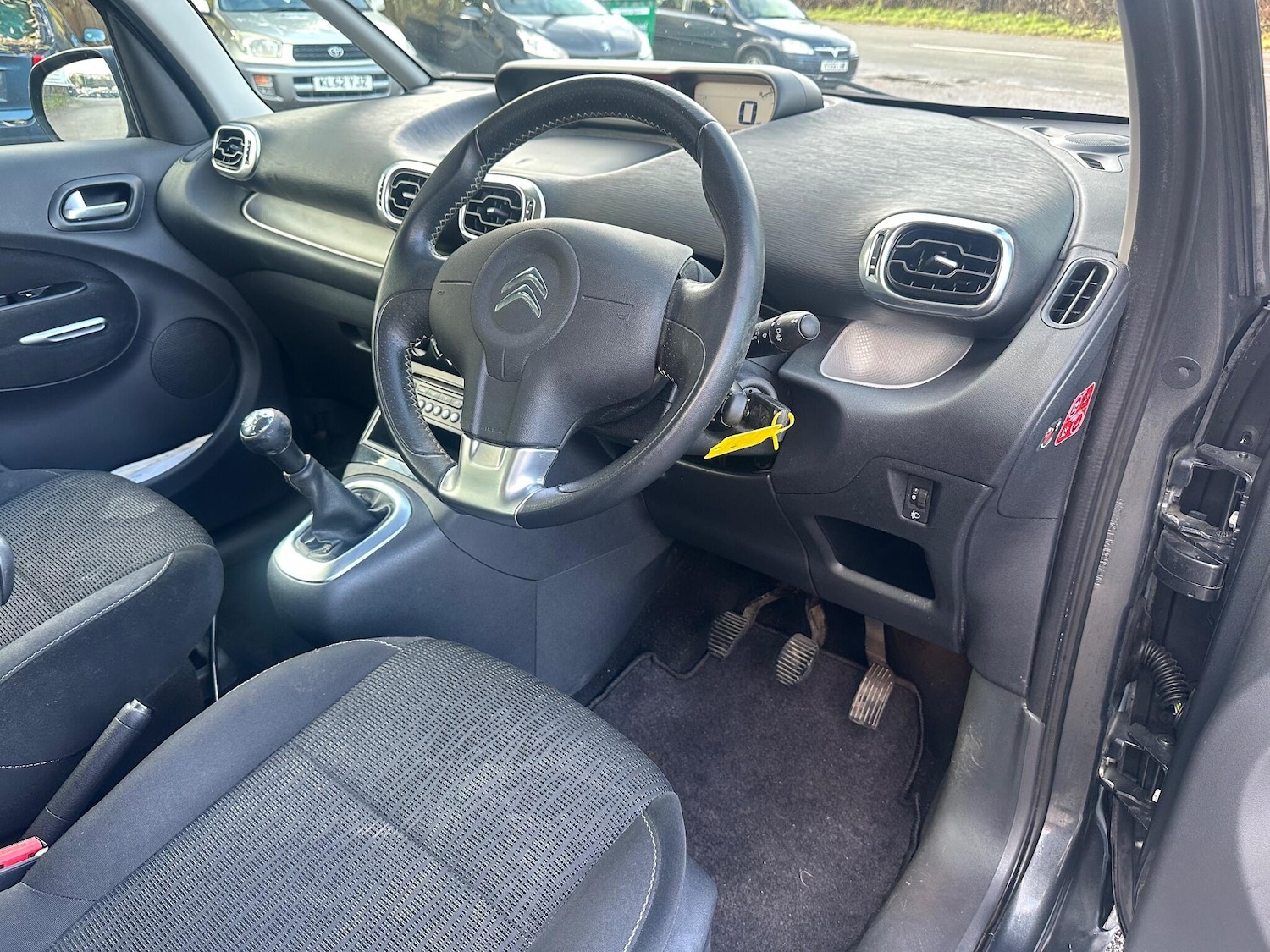 Used Citroen C3 Picasso 2015 for sale - 76976430: Photo 13