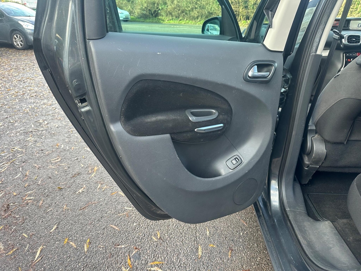 Used Citroen C3 Picasso 2015 for sale - 76976430: Photo 23