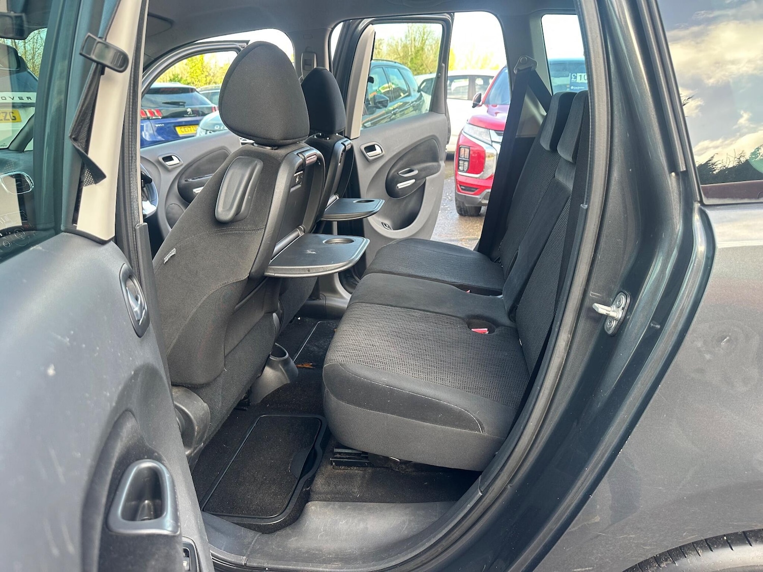 Used Citroen C3 Picasso 2015 for sale - 76976430: Photo 24