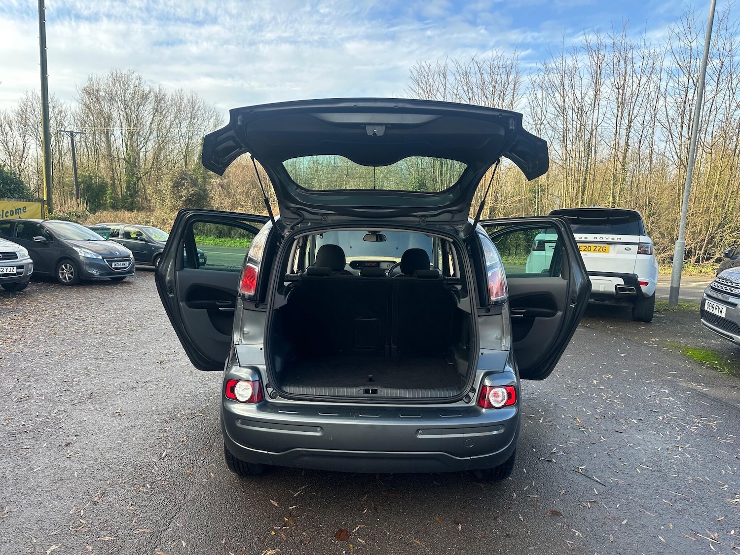 Used Citroen C3 Picasso 2015 for sale - 76976430: Photo 30