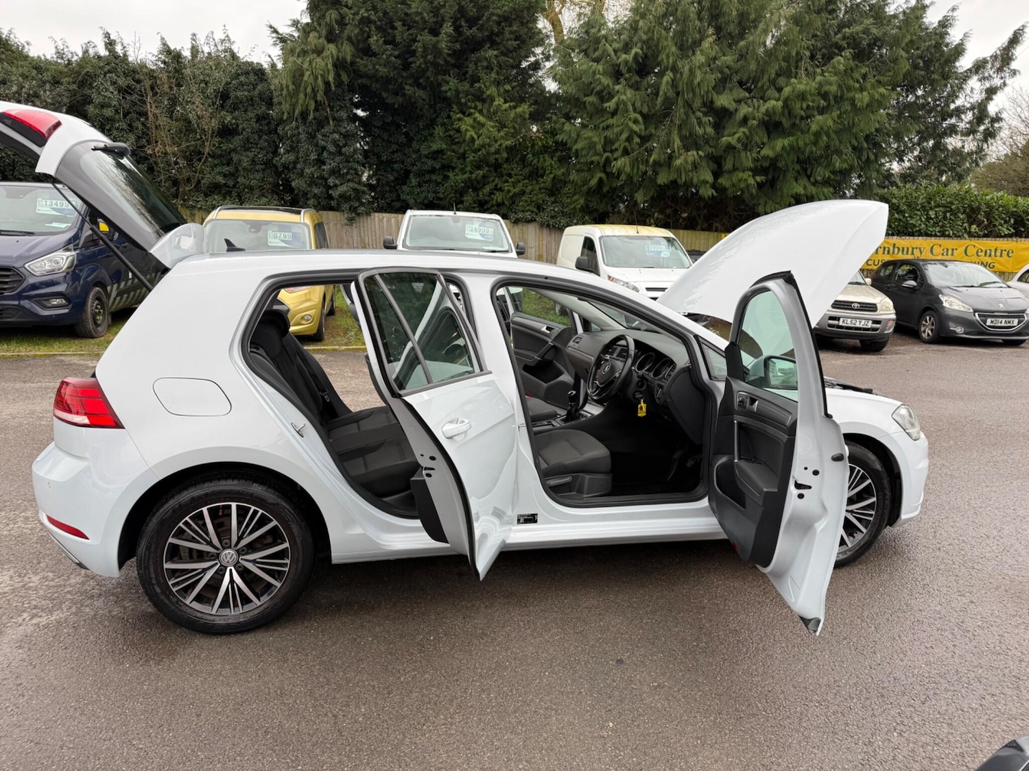 Used Volkswagen Golf 2017 for sale - 77410931: Photo 31