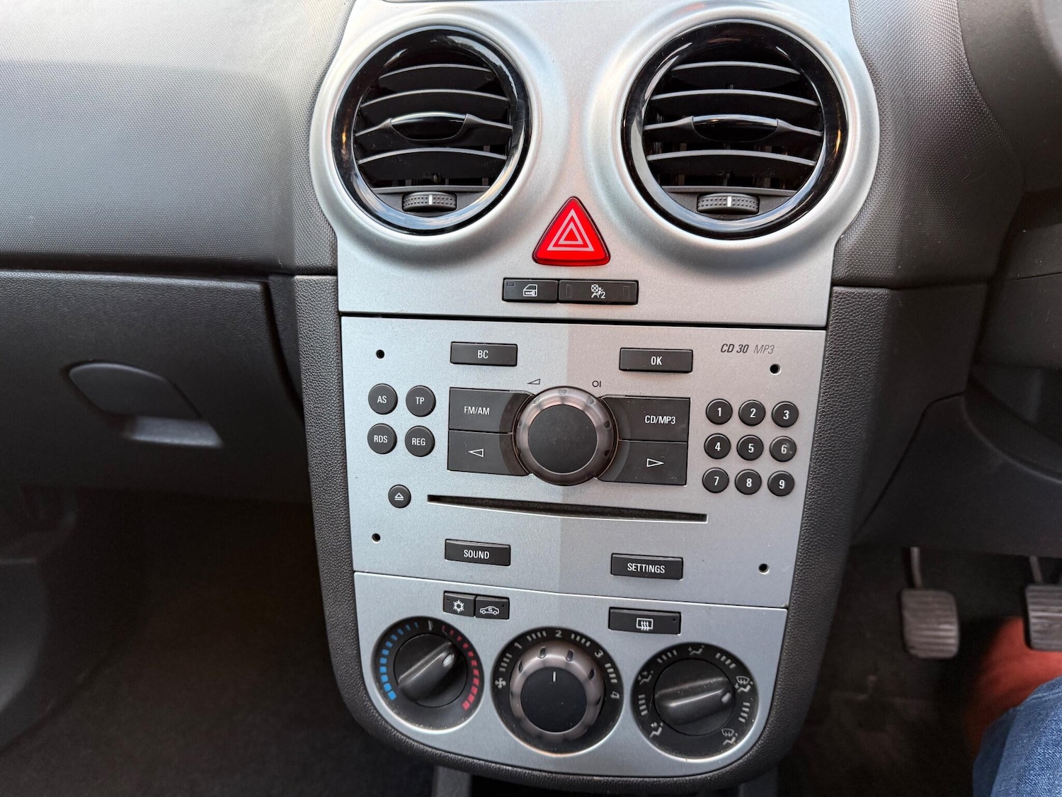 Used Vauxhall Corsa 2012 for sale - 76336524: Photo 11