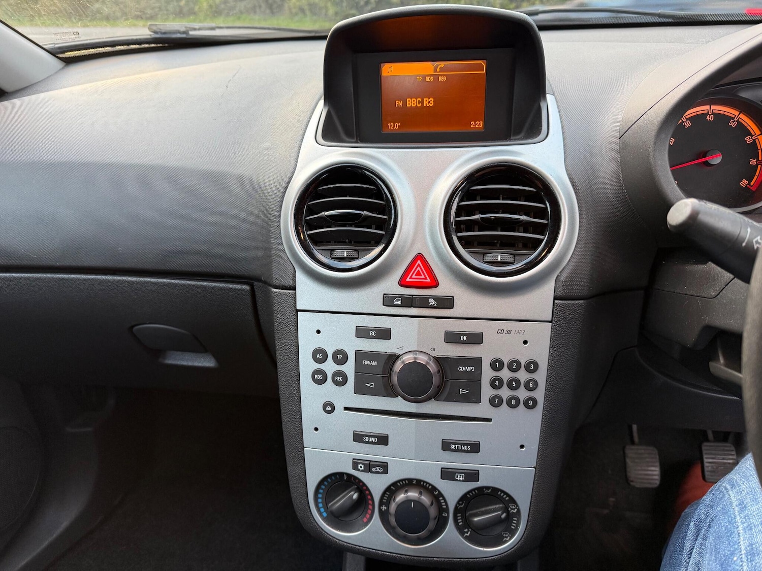 Used Vauxhall Corsa 2012 for sale - 76336524: Photo 12