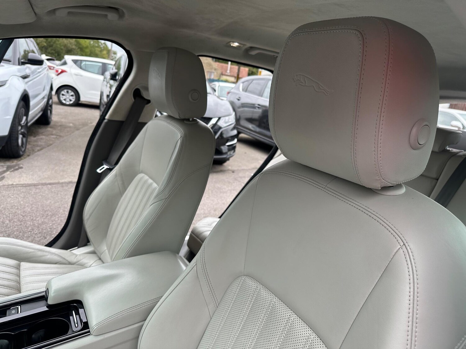 Used Jaguar XF 2018 for sale - 76085028: Photo 27