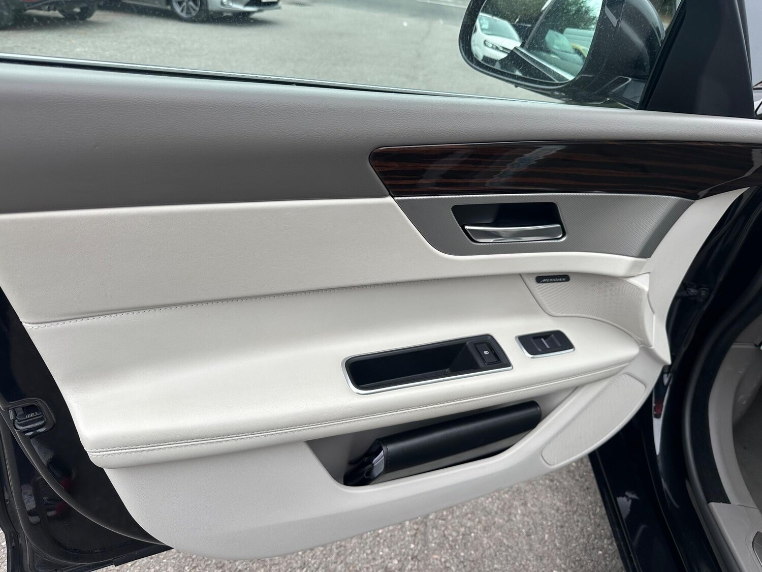 Used Jaguar XF 2018 for sale - 76085028: Photo 28