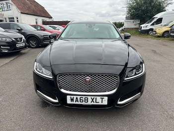 Used Jaguar XF 2018 for sale - 76085028: Photo 2