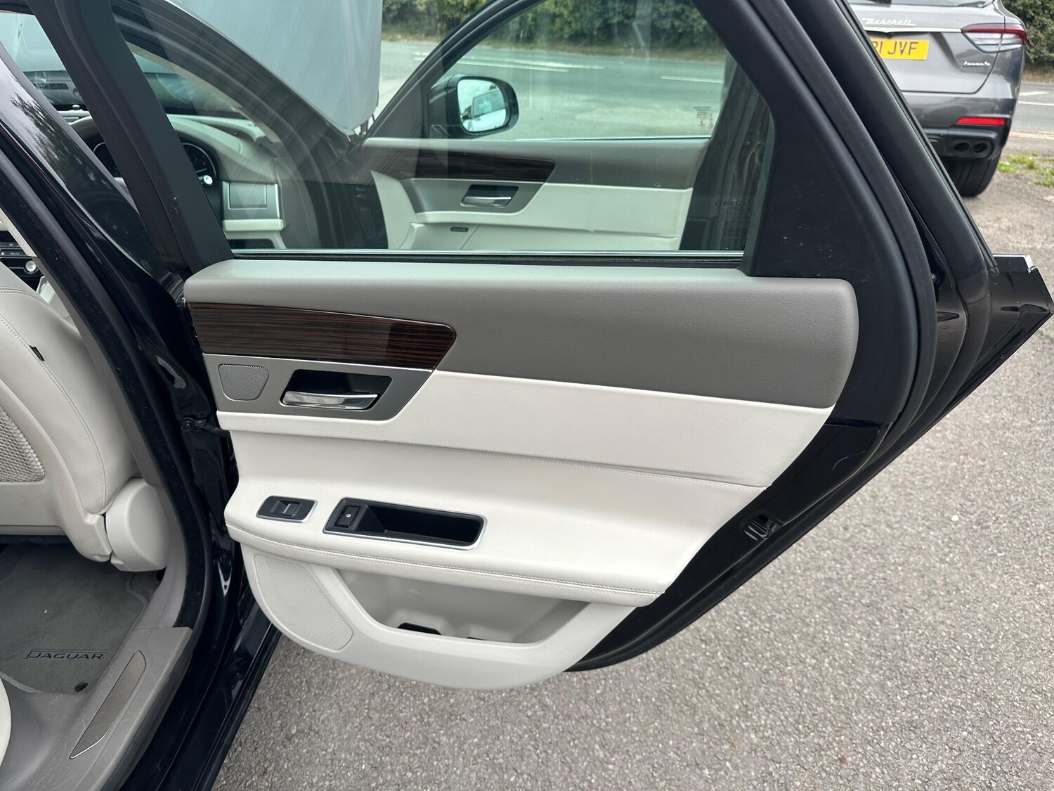 Used Jaguar XF 2018 for sale - 76085028: Photo 37