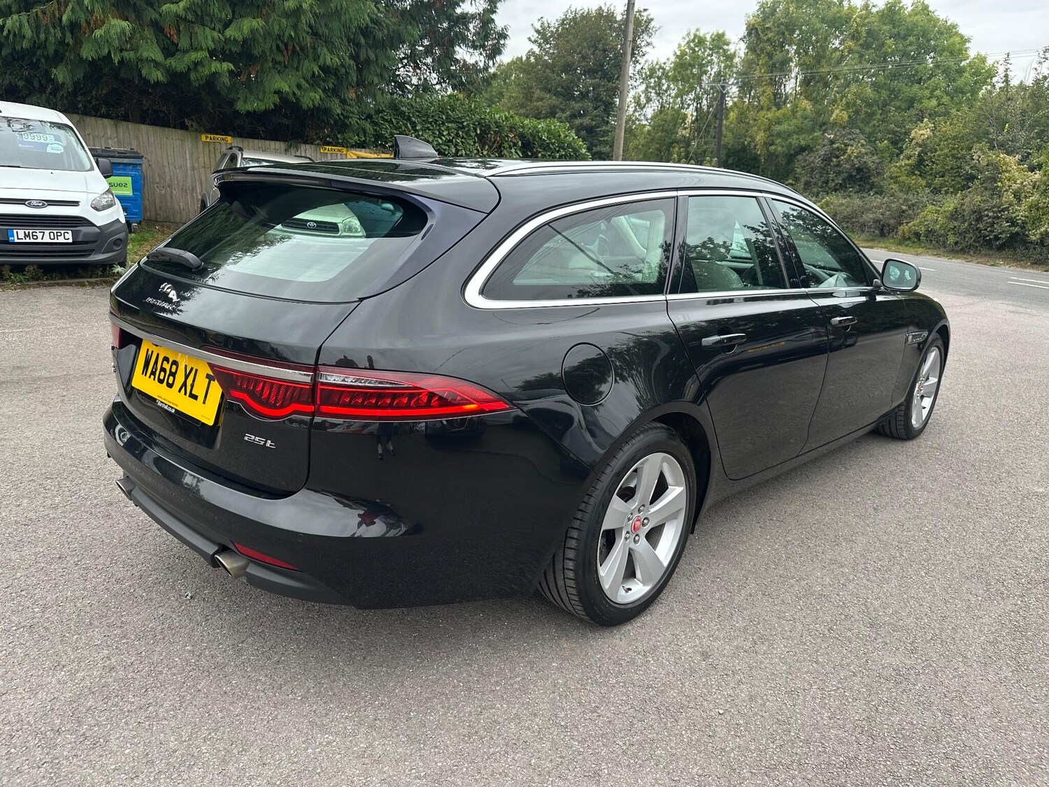 Used Jaguar XF 2018 for sale - 76085028: Photo 7