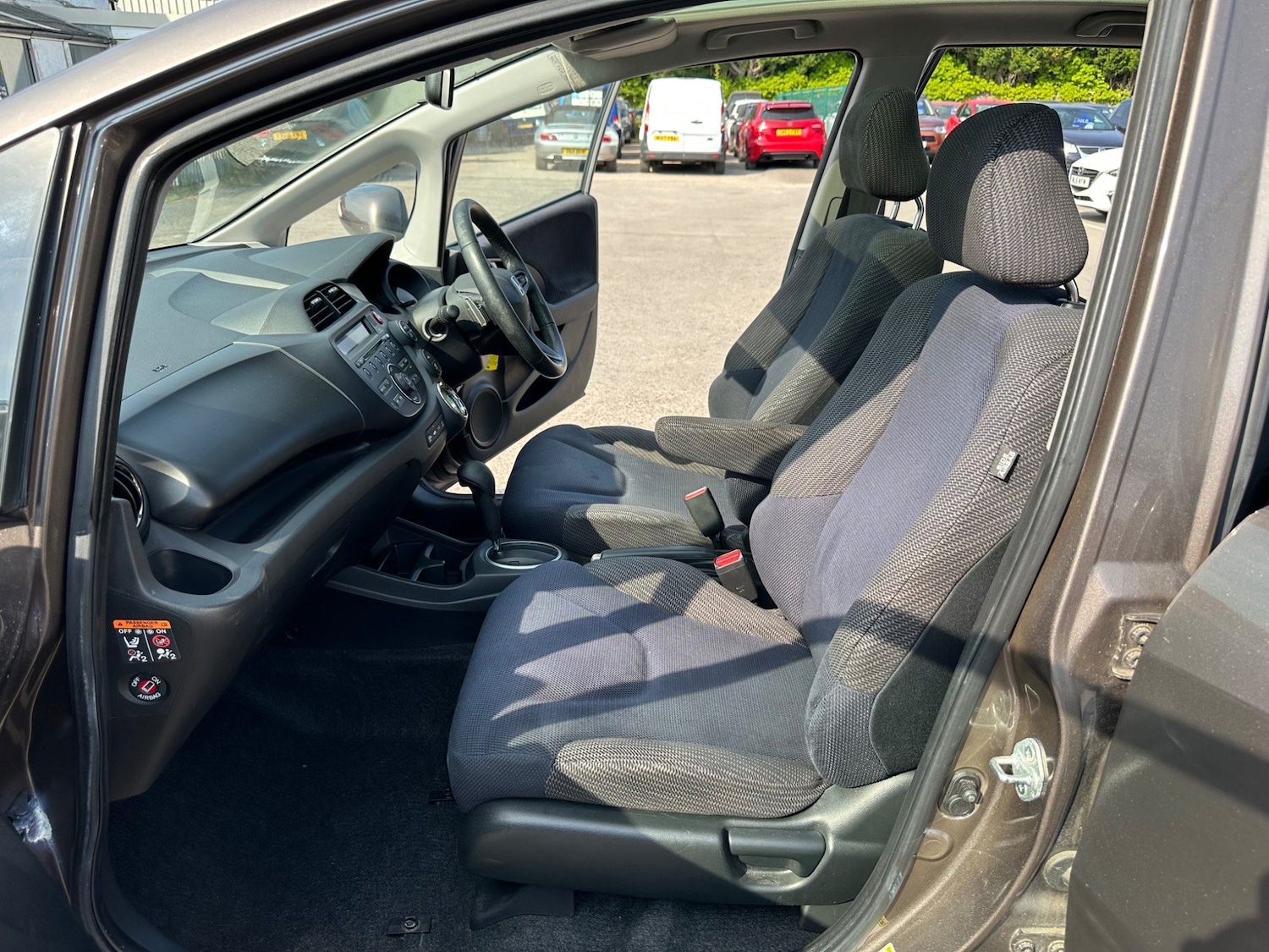 Used Honda Jazz 2014 for sale - 76995860: Photo 17