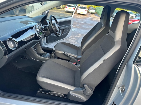 Used Volkswagen up! 2015 for sale - 74789077: Photo 14