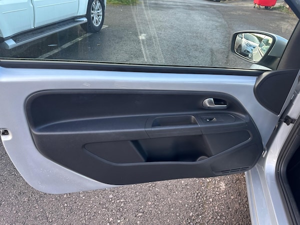 Used Volkswagen up! 2015 for sale - 74789077: Photo 16