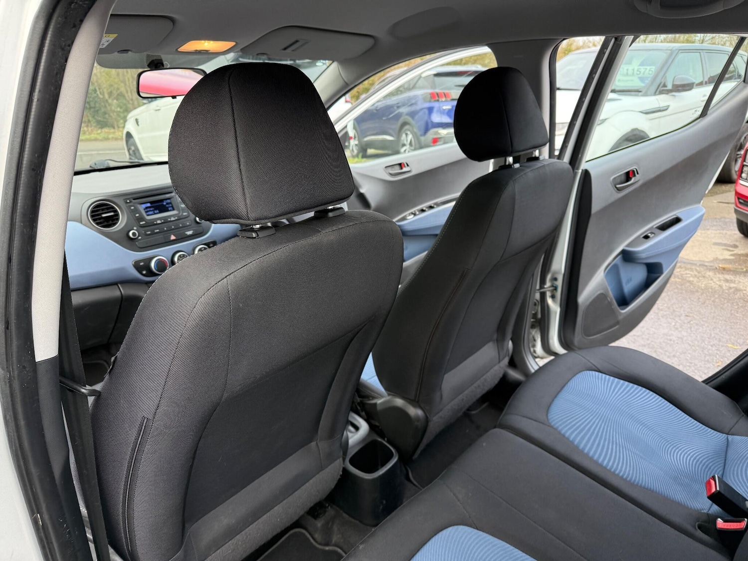 Used Hyundai i10 2014 for sale - 76990161: Photo 17