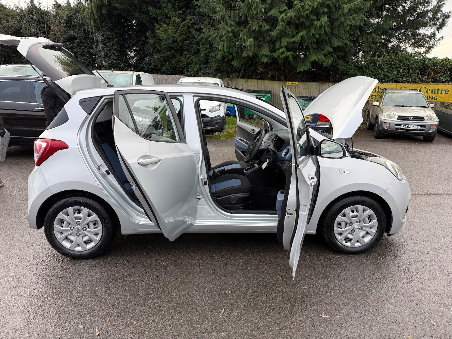 Used Hyundai i10 2014 for sale - 76990161: Photo 28