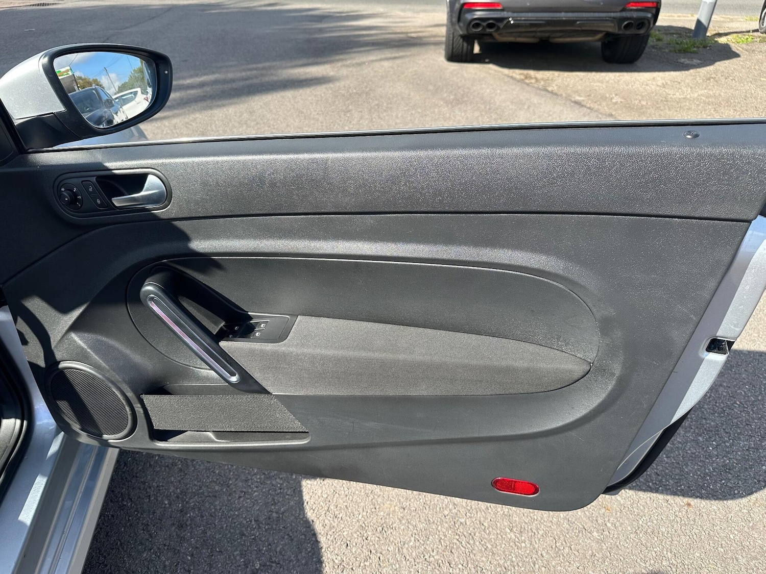 Used Volkswagen Beetle 2014 for sale - 76990220: Photo 15