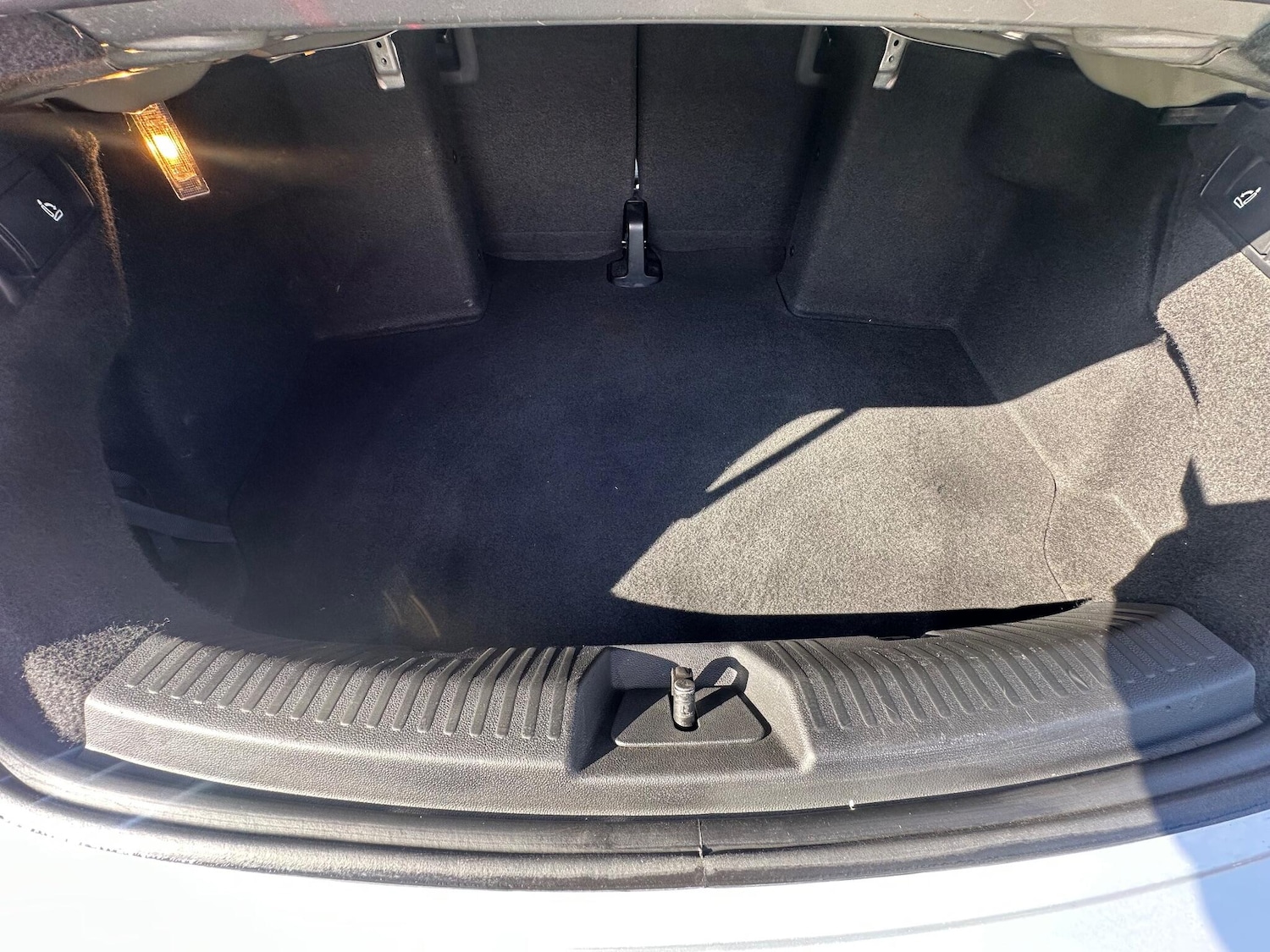 Used Volkswagen Beetle 2014 for sale - 76990220: Photo 17